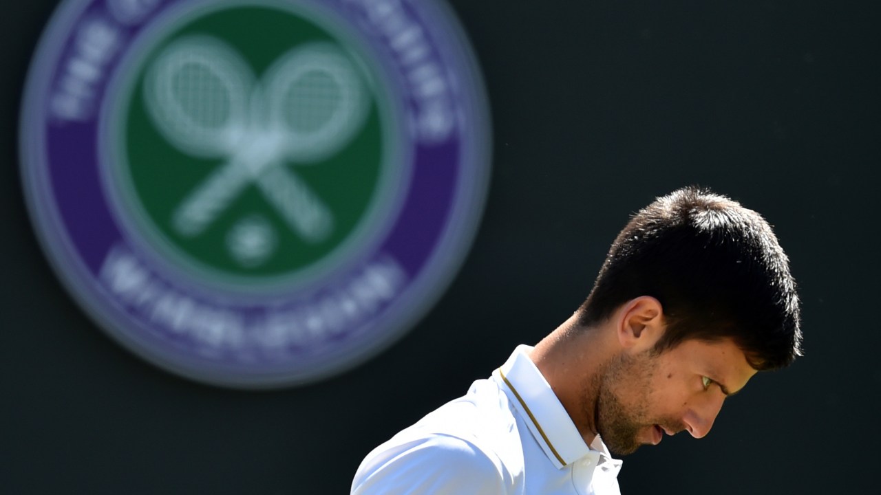 Novak Djokovic durante partida contra Sam Querrey em Wimbledon