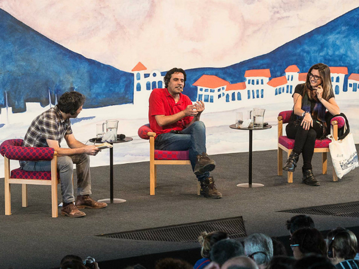 Sob mediação de Daniel Benevides, Abud Said e Patrícia Campos Mello debatem em mesa da Flip 2016