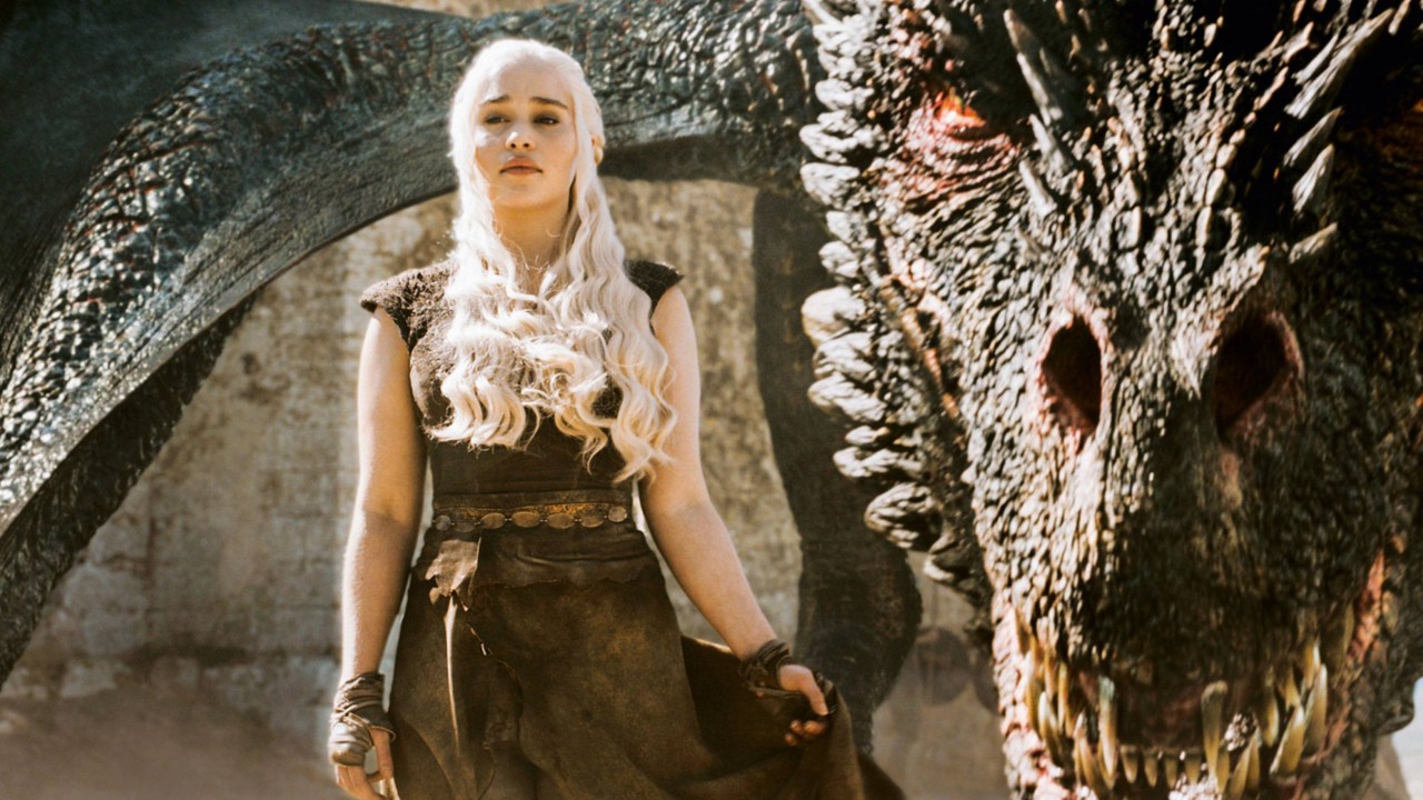 LÍDERES - Em realidades tumultuadas pelas mancadas e fraquezas dos homens, cabe às guerreiras assumir o mando e pôr a casa em ordem. Exemplo maior: Daenerys Targaryen (Emilia Clarke), de Game of Thrones (HBO). Com o auxílio de seus dragões, a loira incendiária engaja multidões na luta pelo trono de Westeros