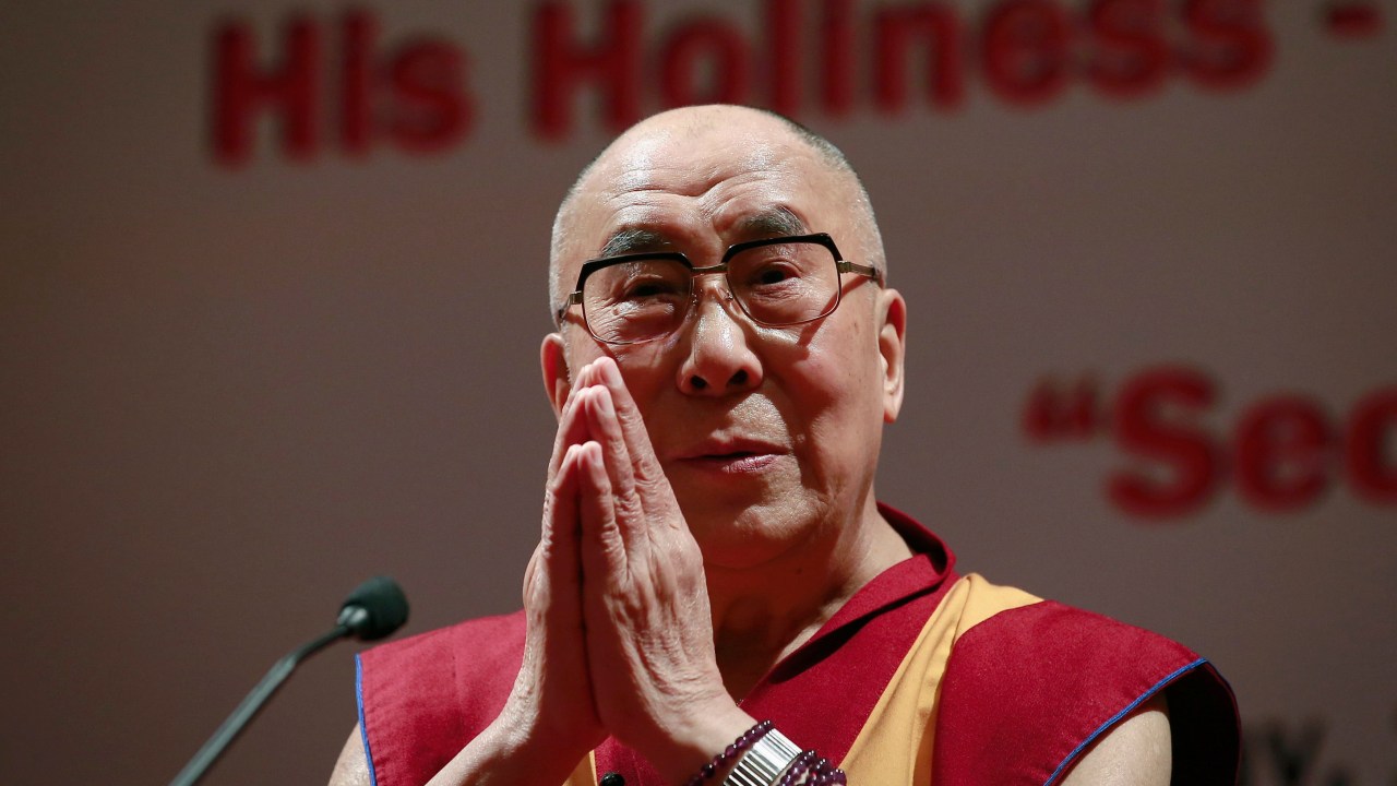 O líder espiritual tibetano, Dalai Lama, durante discurso em comemoração ao 108º aniversário das Câmaras, em Mumbai, na Índia