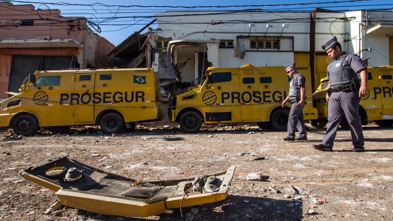Quadrilha ataca prédio de uma transportadora de valores em Ribeirão Preto (SP)