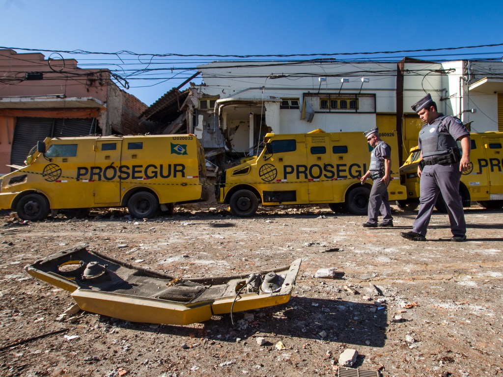 Quadrilha ataca prédio de uma transportadora de valores em Ribeirão Preto (SP)