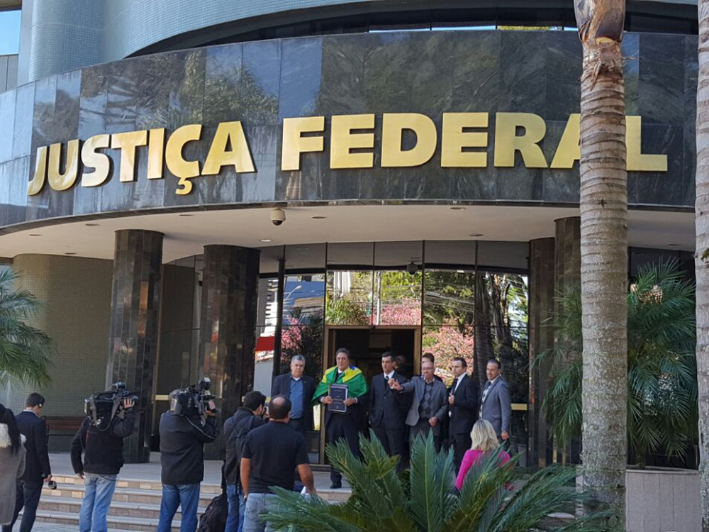 Taxistas recorrem ao Juíz Sérgio Moro
