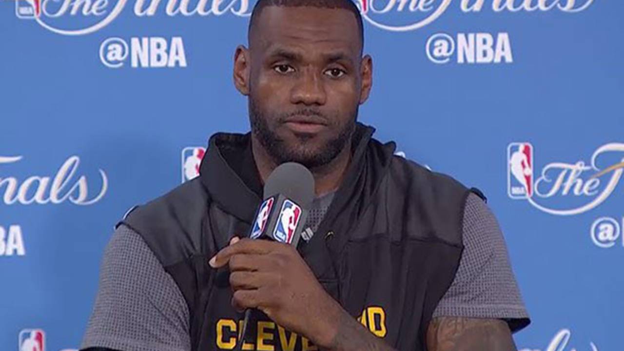 Lebron James concede coletiva de imprensa antes do jogo 2 da final da NBA