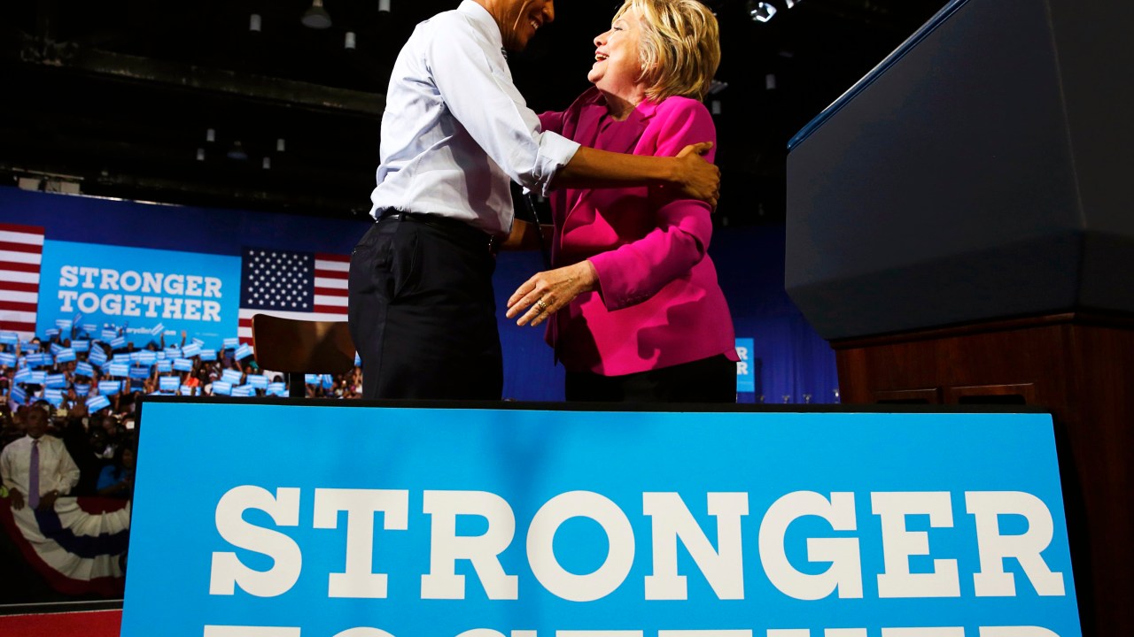 O presidente americano Barack Obama, apoia a candidata democrata à presidência, Hillary Clinton, durante campanha em Charlotte, na Carolina do Norte - 05/07/2016