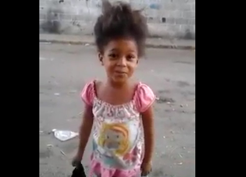 Menina venezuelana diz para o presidente Nicolás Maduro em vídeo: 'Não tenho shampoo'