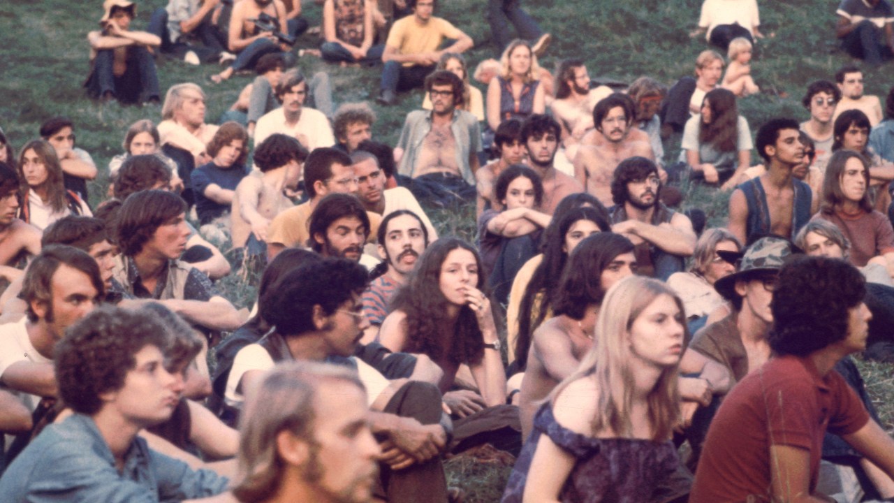 Público durante as apresentações do Festival Woodstock em 1969