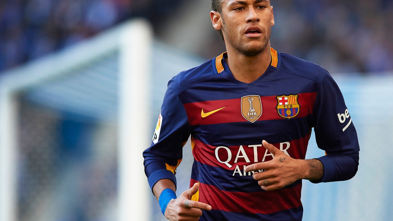 Neymar sofre racismo em jogo do campeonato espanhol