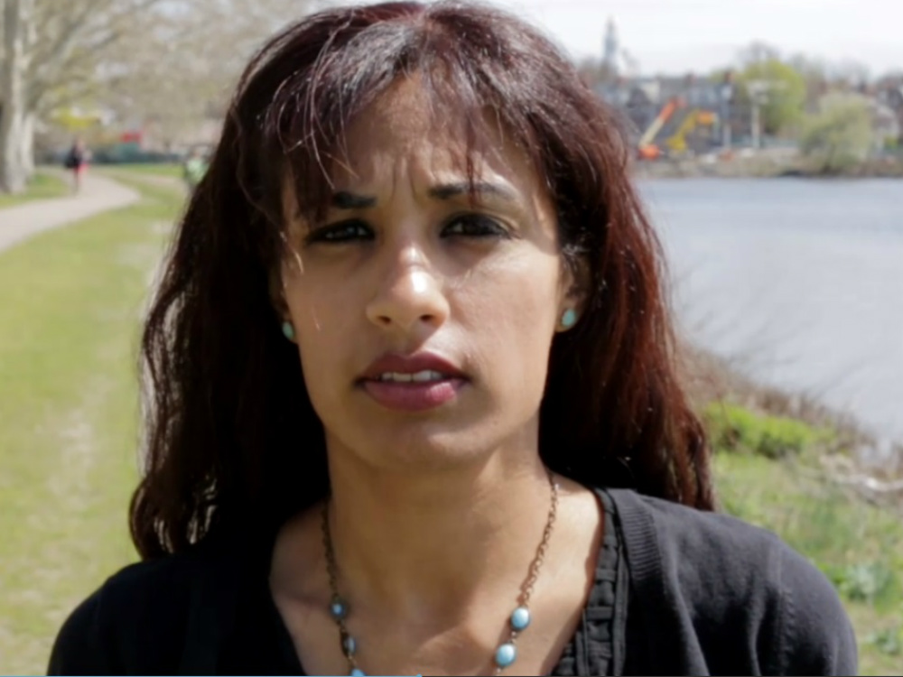A americana Mariya Taher, vítima de mutilação genital