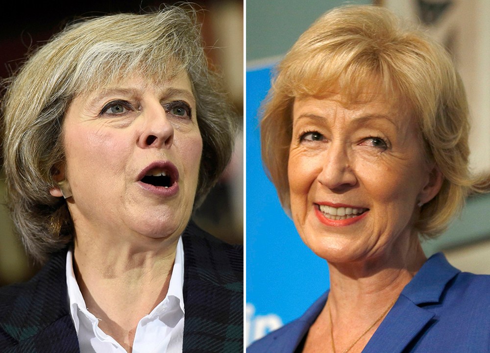 Theresa May (esq.) e Andrea Leadsom (dir.), as duas candidatas pelo partido conservador, na Inglaterra