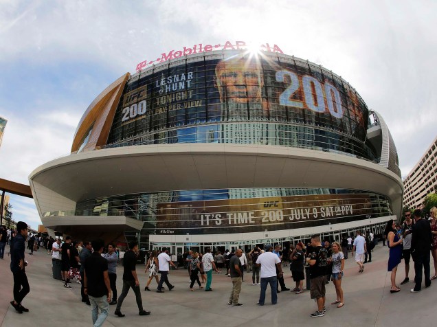 UFC 200 na arena T-Mobile, em Las Vegas (EUA), na noite deste sábado (09)