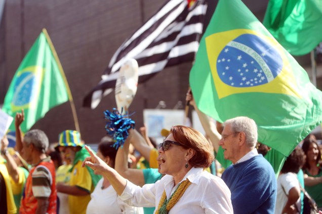 Manifestantes se reúnem em São Paulo para protestar contra a corrupção e a favor do impeachment da presidente afastada Dilma Rousseff
