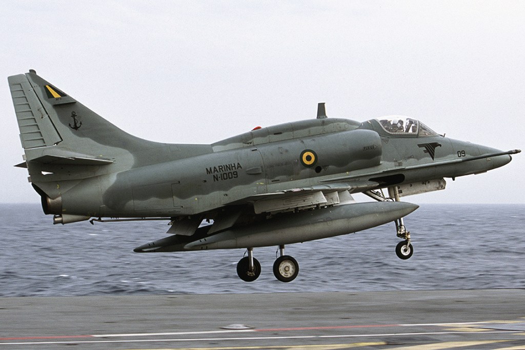 Caça AF-1B (A-4KU-Skyhawk)