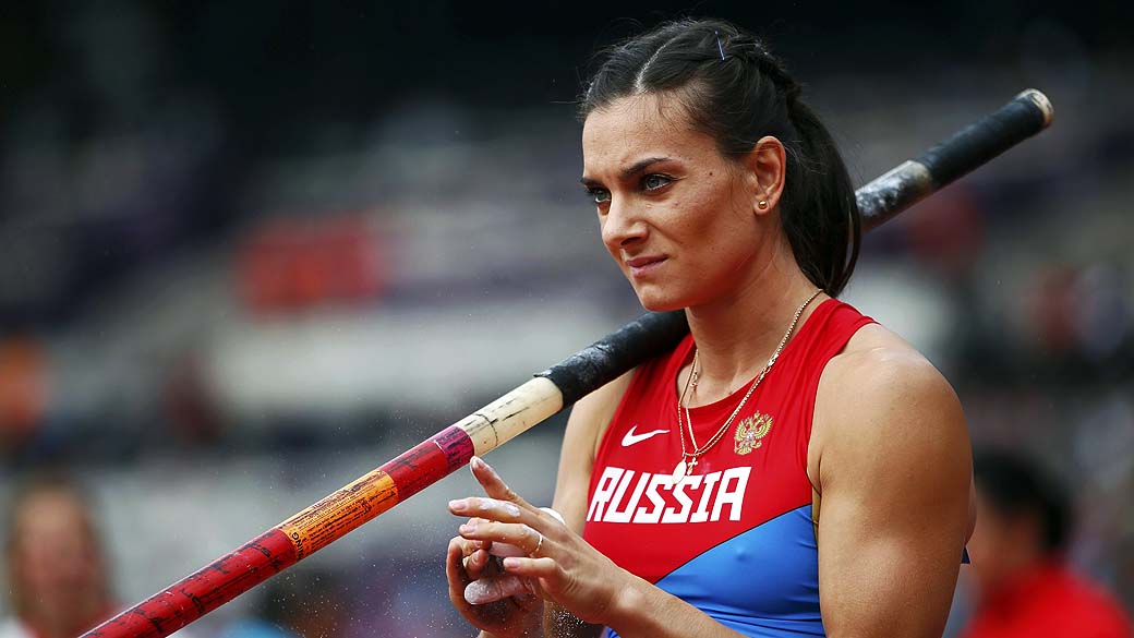 A russa Yelena Isinbayeva, do salto com vara