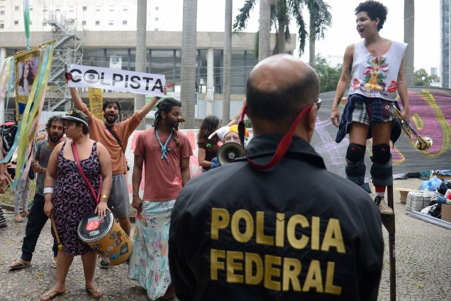 Polícia Federal executa reintegração de posse no Palácio Capanema, sede do Ministério da Cultura no Rio - 25/07/2016