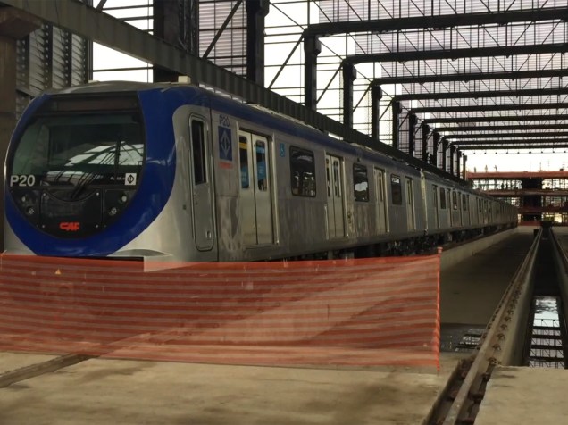 Trens que deveriam operar na<em> </em>linha 5 – lilás do METRÔ, são vistos parados em pátios, em São Paulo