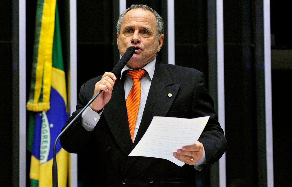 O deputado Carlos Manato (SD - ES), discursa durante sessão de votação, para a escolha do novo presidente da Casa - 13/07/2016