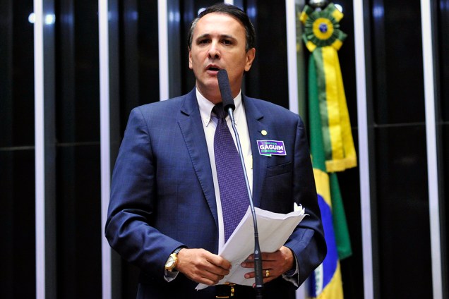 O deputado Carlos Henrique Gaguim (PTN - TO), discursa durante sessão de votação, para a escolha do novo presidente da Casa - 13/07/2016