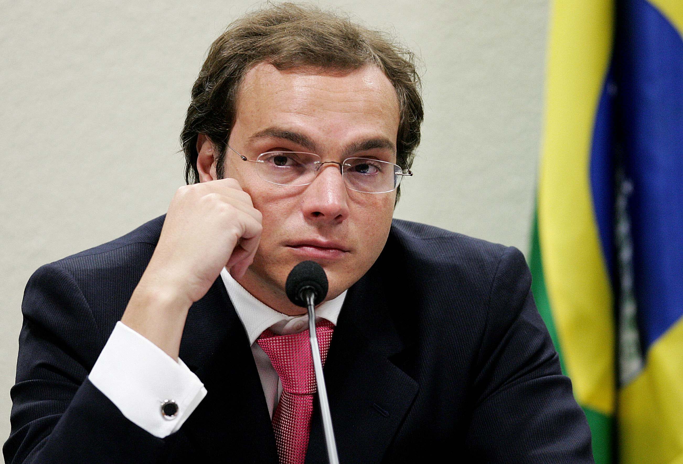 Lúcio Bolonha Funaro, corretor, presta depoimento na CPI Mista dos Correios, em 2006