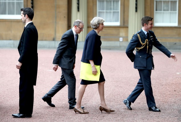 Theresa May e seu marido, Phillip, chegam no Palácio de Buckingham para uma reunião com a Rainha Elizabeth II, para nomeá-la Primeira-Ministra, em Londres, Inglaterra - 13/07/2016
