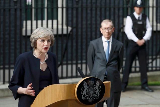 Nova Primeira-Ministra da Inglaterra, Theresa May, discursa logo após ser nomeada, no Palácio de Buckingham, em Londres - 13/07/2016
