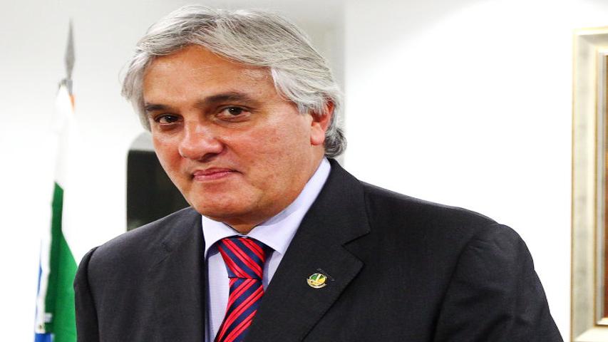 O senador Delcídio Amaral, do PT, é preso pela PF