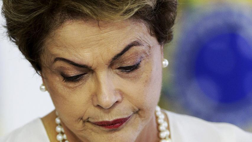 Dilma mora numa Alemanha com praias tropicais e Carnaval