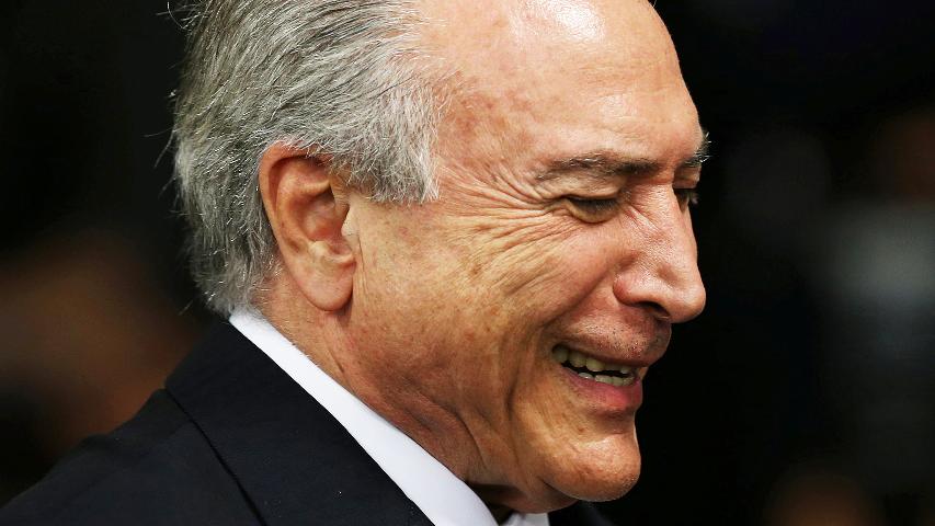 Na prova de português, Temer massacra Dilma e Lula