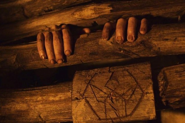 Cena do filme de terror brasileiro 'O diabo mora aqui'
