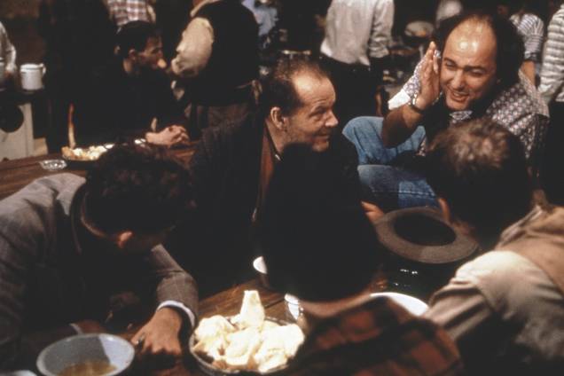 O cineasta Hector Babenco dirige o ator Jack Nicholson no filme 'Ironweed', em 1987