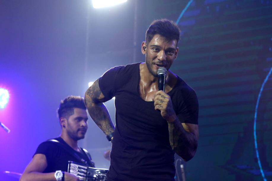 Lucas Lucco faz show em casa noturna de São Paulo