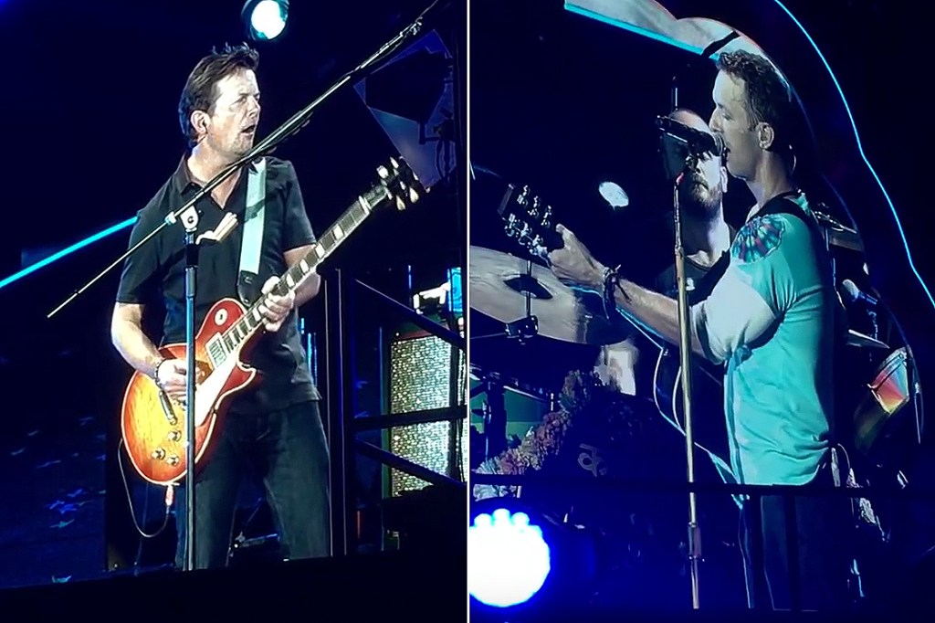 Michael J. Fox é convidado para dividir palco com a banda Coldplay durante um show para tocar a música Johnny B Goode, de Chuck Berry, em referência ao filme De Volta Para o Futuro (1975)