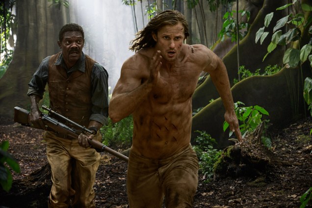 Os atores Samuel L. Jackson e Alexander Skarsgård em cena do filme 'A Lenda de Tarzan'