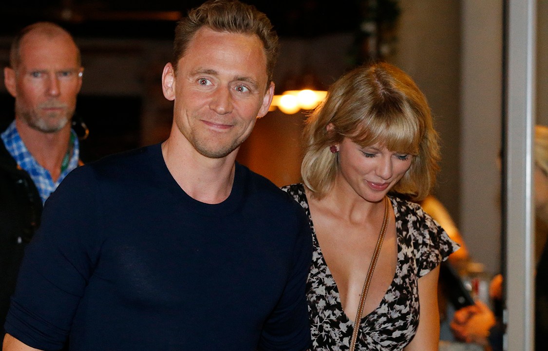 O ator Tom Hiddleston e a cantora Taylor Swift, no restaurante 'Gemelli Italian', em Queensland, na Austrália - 10/07/2016