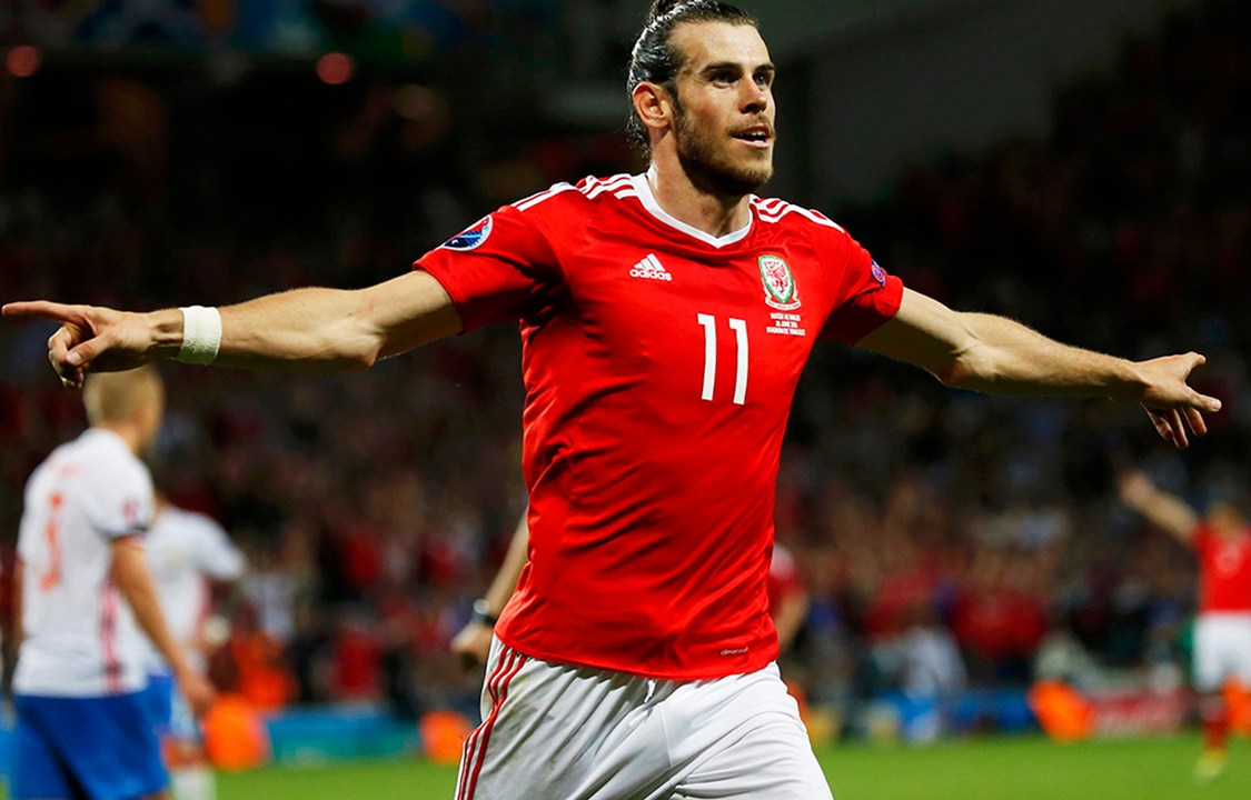 Gareth Bale comemora gol, na vitória do País de Gales sobre a Rússia por 3 a 0, em partida válida pela terceira rodada do grupo B da Eurocopa 2016, realizada no Estádio de Toulouse, na França