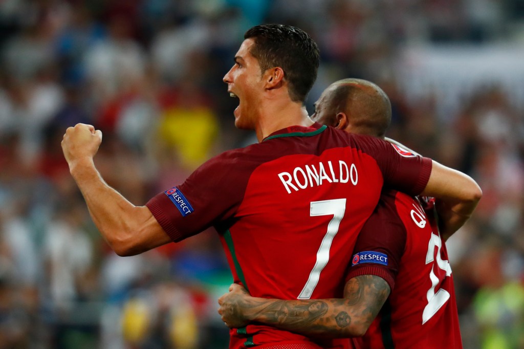 Portugal bate Polónia e fica a um empate do apuramento para a fase