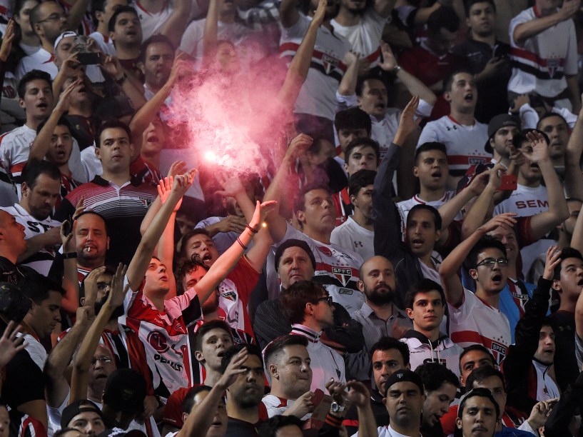 Torcida do São Paulo durante o jogo contra o Atlético Nacional, no Morumbi