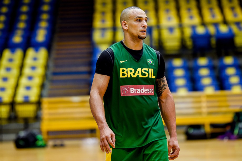 Seleção brasileira de basquete corta americano para Rio-2016