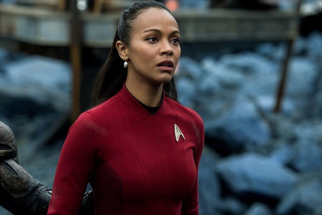 Tenente Uhura (Zoe Saldana) em cenas do filme Star Trek: Sem Fronteiras