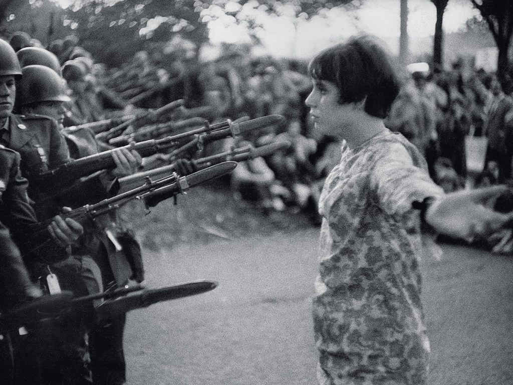 FAÇA AMOR: O que Ali alimentou com diatribes e luvas, a jovem conseguiu desprotegida, em frente ao Pentágono, em 1967