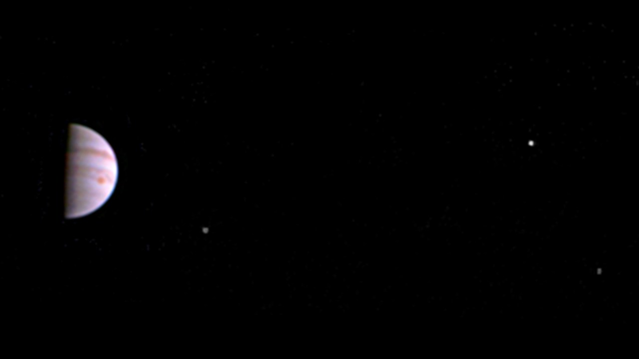 Sonda Juno envia primeira imagem de Júpiter