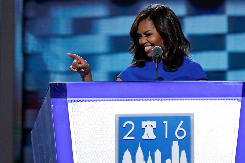 Primeira-dama Michelle Obama discursa na Convenção Democrática Nacional que acontece na Filadélfia, Pensilvânia