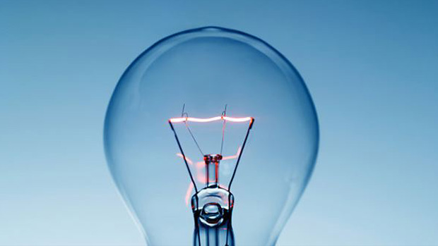 No racionamento de 2001, dava para trocar a lâmpada. Em 2021, não dá mais