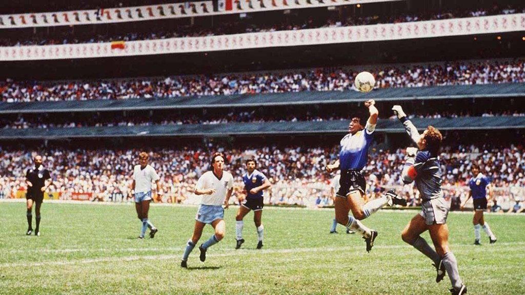 Gol de mão de Maradona no jogo entre Argentina e Inglaterra na Copa do México de 1986