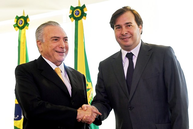 O Presidente Interino da República, Michel Temer, participa de reunião com o novo presidente da Câmara dos Deputados, Rodrigo Maia, no Palácio do Planalto, em Brasília -14/07/2016