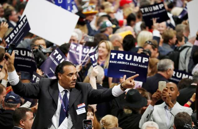 Delegados comemoram após ser oficializada a nomeação de Donald Trump, como candidato à presidência dos Estados Unidos, durante o segundo dia da Convenção Nacional do Partido Republicano americano, realizada em Cleveland (EUA) - 19/07/2016