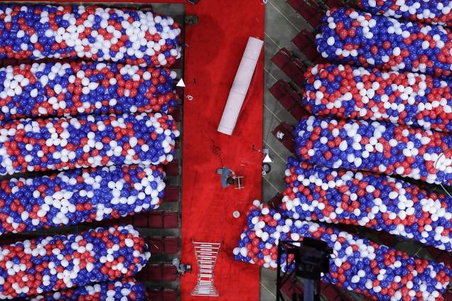 Voluntários realizam os últimos preparativos para a Convenção Nacional Republicana na Quicken Loans Arena em Cleveland, Ohio - 15/07/2016
