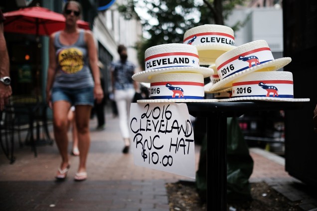 Chapéus com o símbolo do Partido Republicano são vendidos no centro de Cleveland. A cidade no estado americano de Ohio recebe convenção nacional que decidirá o candidato republicano à presidência dos Estados Unidos - 17/07/2016