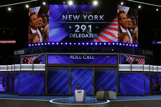 Votação dos delegados para nomeação do candidato democrata que disputará à presidência dos Estados Unidos, durante o segundo dia da convenção do partido - 26/07/2016