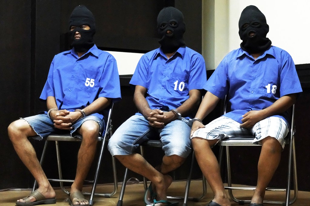 Três indonésios que contrabandearam 60 kg de metanfetamina de Camarões e da Malásia, durante conferência em Jacarta - 27/07/2016